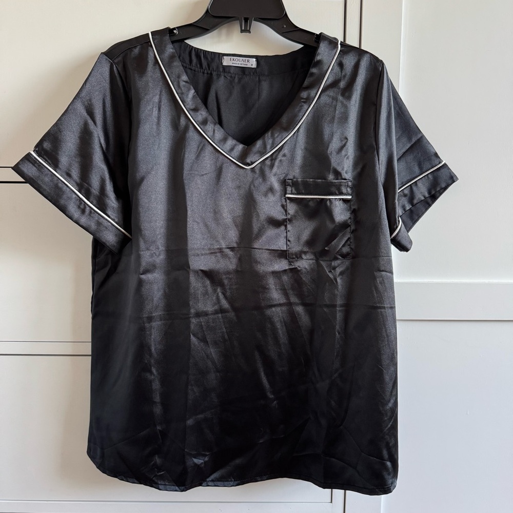 Black satin pajama set - Picture 2 of 10